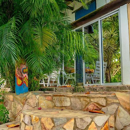 Kokrobite Gardens Restaurant And Guest House エクステリア 写真